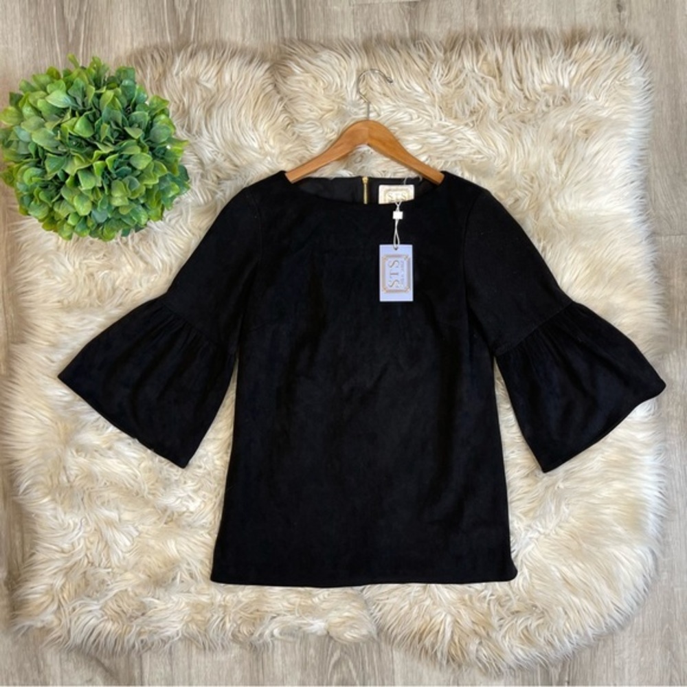 Sail to Sable Black Bell‎ Sleeve Velour Top